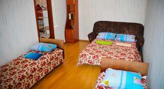 Гостиница Hostel in Orsk Орск Кровать в общем четырехместном номере для мужчин и женщин-1